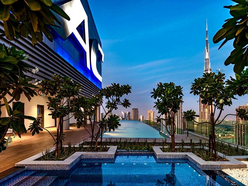 Infinity Pool & Burj Khalifa View L Luxe Paramount Dubaj Zewnętrze zdjęcie